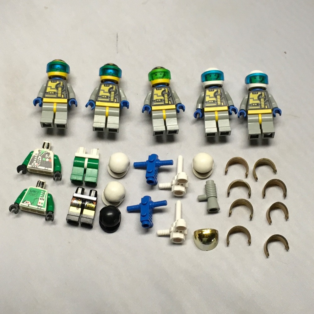 Space LEGO Unitron 5x Minifigures Various Accessories Vintage - Picture 2 of 13